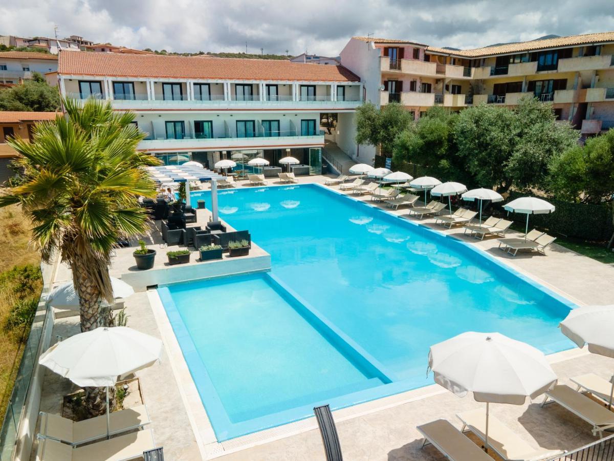 Horizon Hotel Badesi Exterior photo